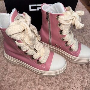 size 8 woman’s chistianzero shoe